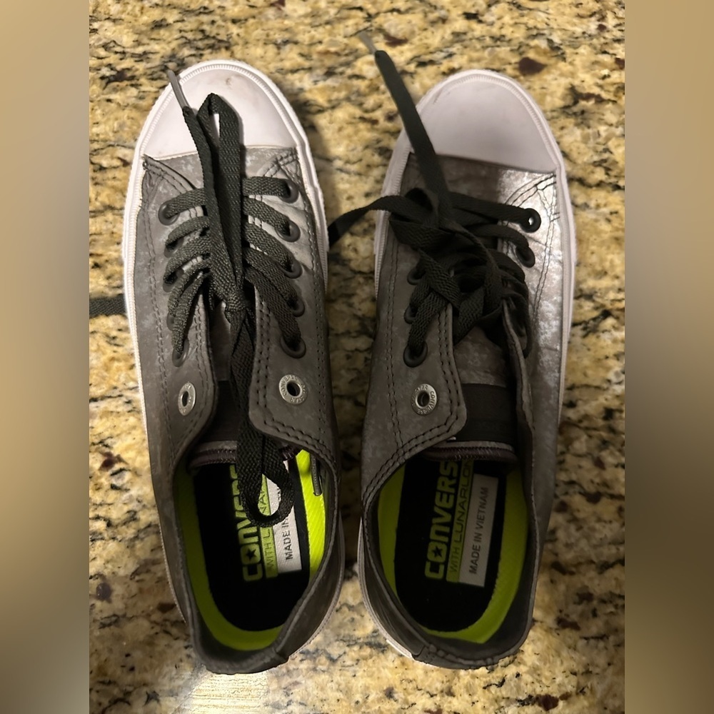 Converse chuck Taylor like new 7.5 5.5